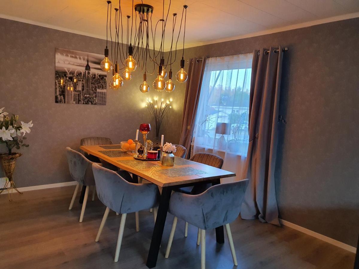 "Klippstigen" Villa For 10 Persons With Massage Chair, Sauna And Billiard Table Hultsfred Exteriör bild