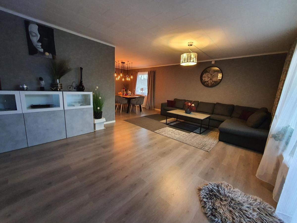 "Klippstigen" Villa For 10 Persons With Massage Chair, Sauna And Billiard Table Hultsfred Exteriör bild