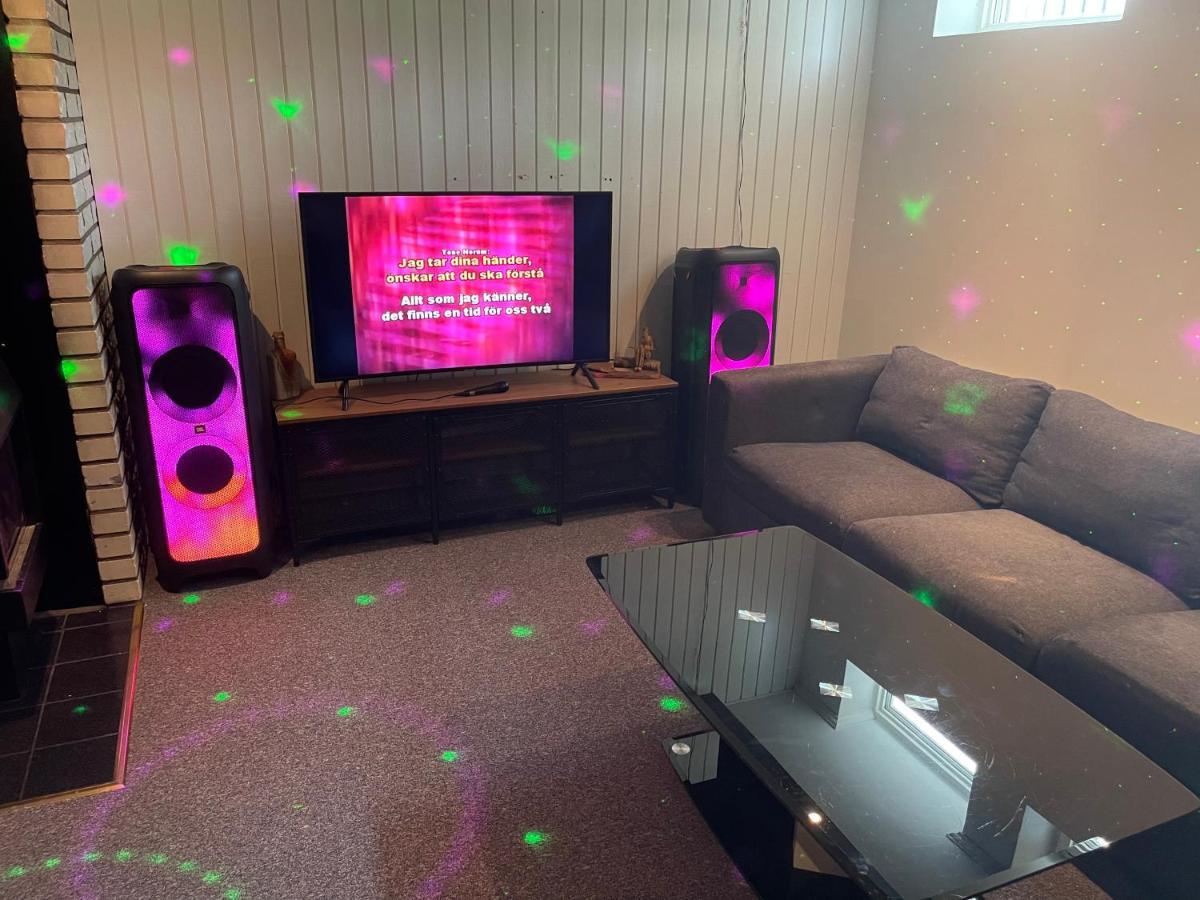 "Klippstigen" Villa For 10 Persons With Massage Chair, Sauna And Billiard Table Hultsfred Exteriör bild