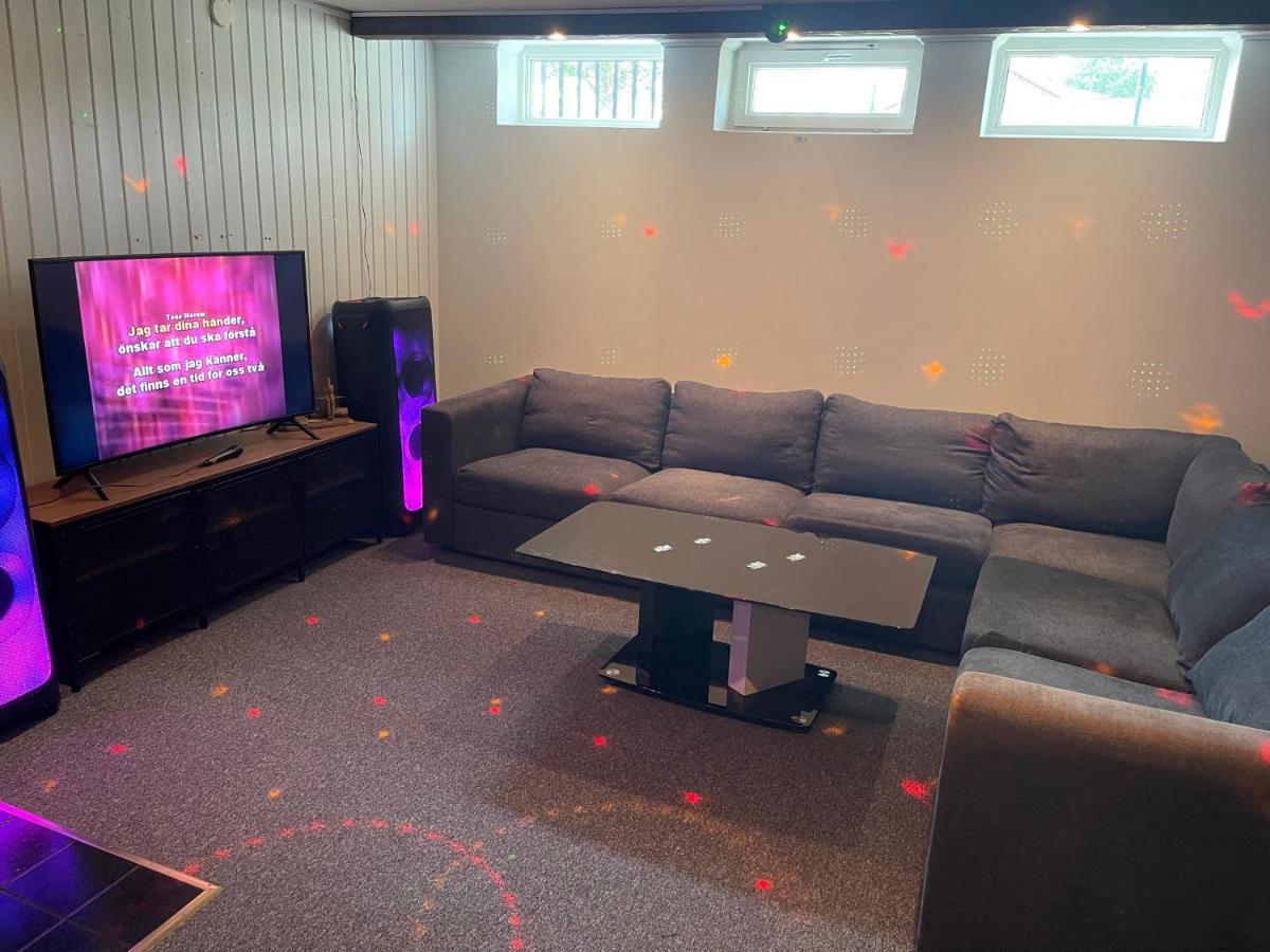 "Klippstigen" Villa For 10 Persons With Massage Chair, Sauna And Billiard Table Hultsfred Exteriör bild