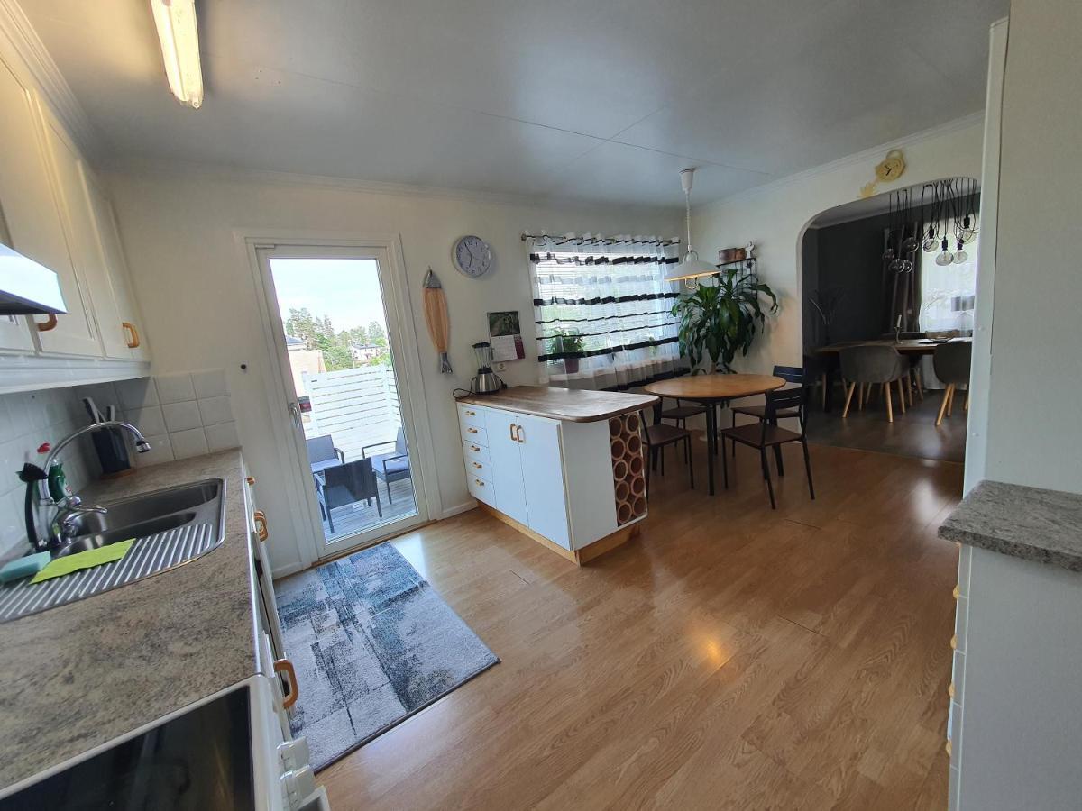 "Klippstigen" Villa For 10 Persons With Massage Chair, Sauna And Billiard Table Hultsfred Exteriör bild