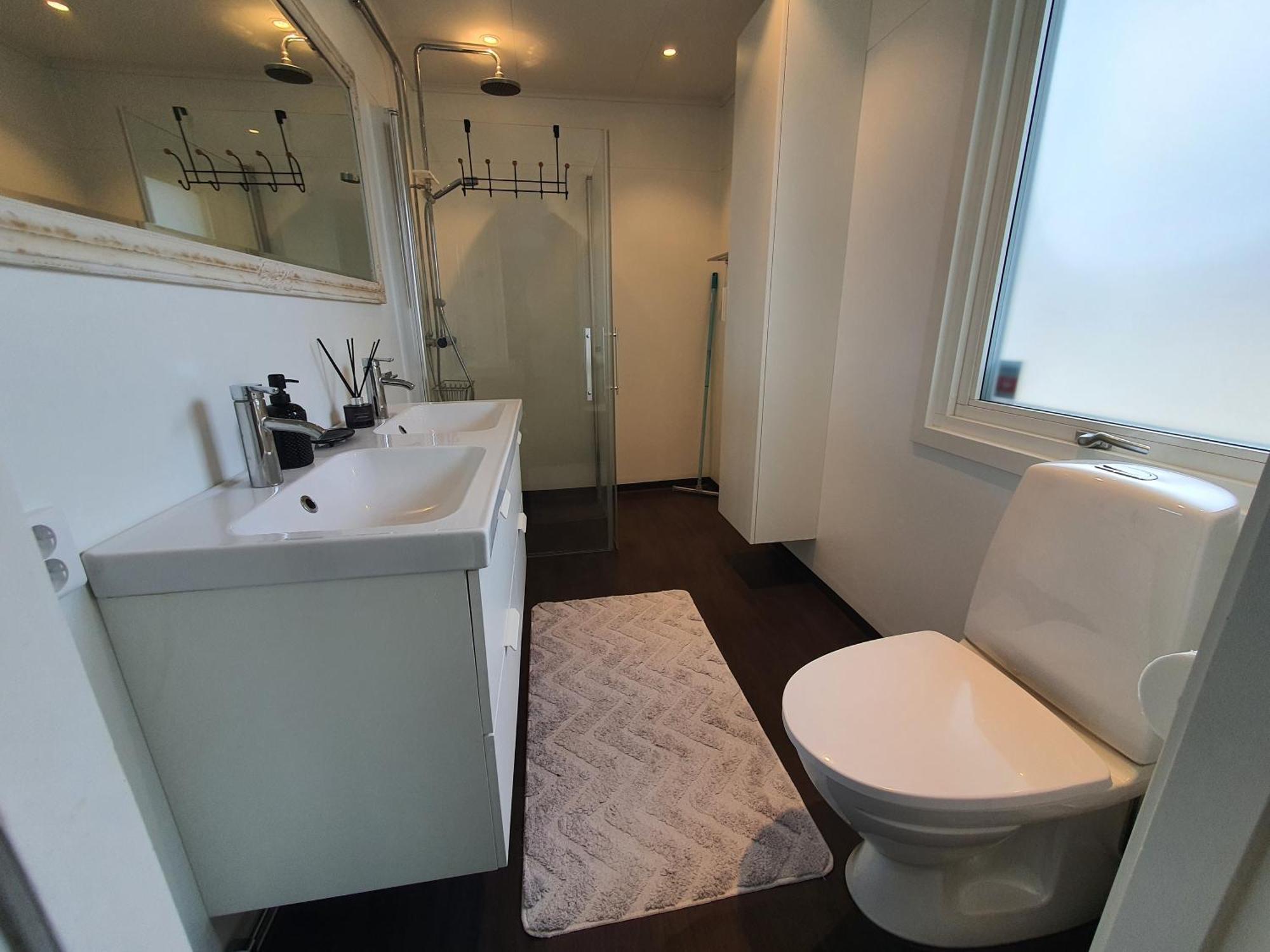 "Klippstigen" Villa For 10 Persons With Massage Chair, Sauna And Billiard Table Hultsfred Rum bild