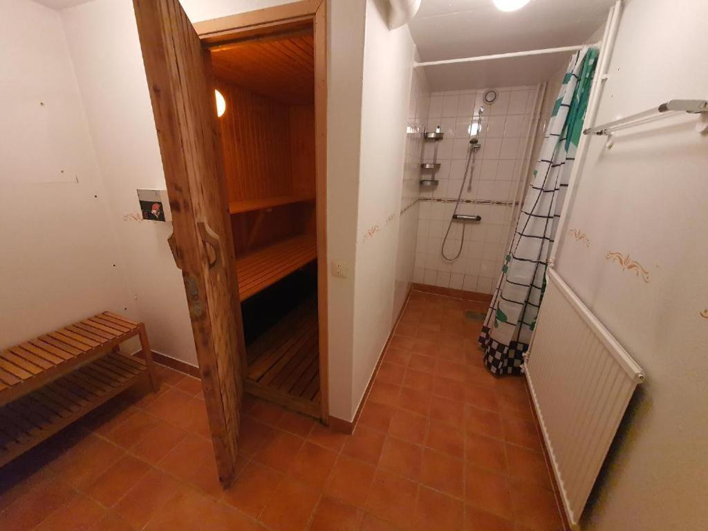 "Klippstigen" Villa For 10 Persons With Massage Chair, Sauna And Billiard Table Hultsfred Exteriör bild